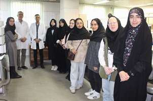 بازدید دانشجویان نو ورود دانشکده علوم تغذیه و رژیم شناسی از آزمایشگاه مرکزی دانشکده